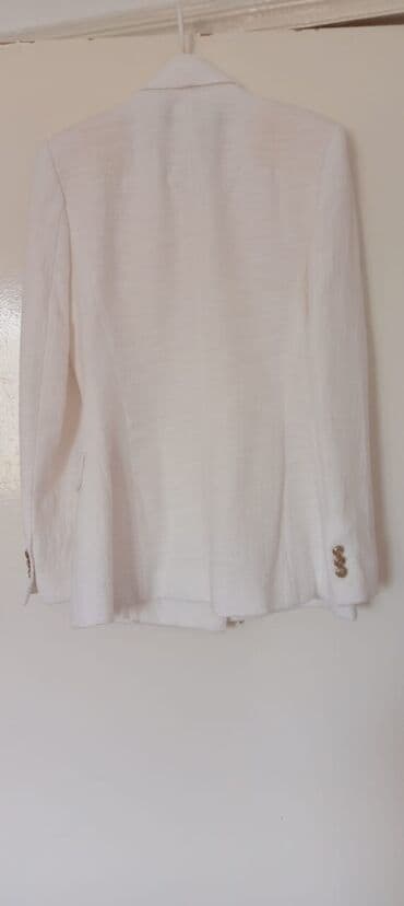 Zara qadın blezeri – krem/ağ rəngdə, klassik və zərif dizayn. - lalafo.az -da Zara qadın blezeri – krem/ağ rəngdə, klassik və zərif dizayn. -