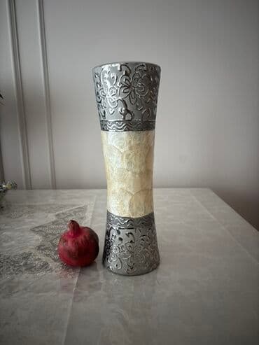 Bir vaza, Metal lalafo.az -da Bir vaza, Metal