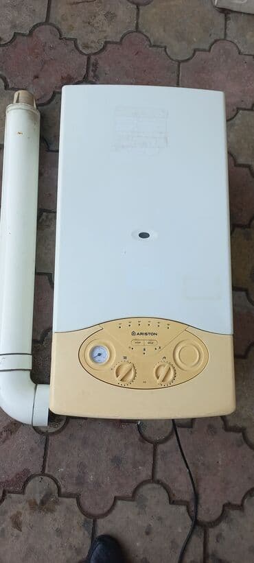 Tam işləy Ariston divar tipli qaz kombisi - Marka/model: Ariston (ön lalafo.az -da Tam işləy Ariston divar tipli qaz kombisi - Marka/model: Ariston (ön