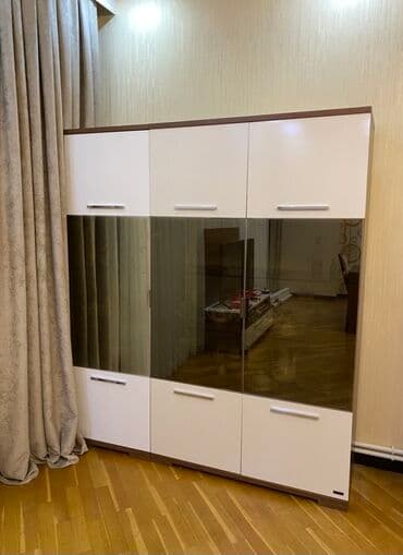 Modern qonaq otağı mebel dəsti Dəst tərkibi: - 3 qapılı vitrin/şkaf lalafo.az -da Modern qonaq otağı mebel dəsti Dəst tərkibi: - 3 qapılı vitrin/şkaf
