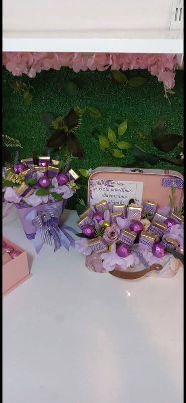 Bənövşəyi və qızılı rənglərdə şokoladlar, eləcə də lavanda və digər lalafo.az -da Bənövşəyi və qızılı rənglərdə şokoladlar, eləcə də lavanda və digər