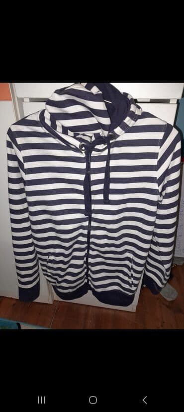 Svitşot, M lalafo.az -da Svitşot, M