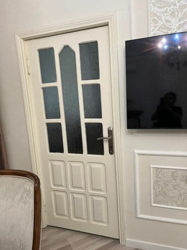 Qonaq otağı üçün İşlənmiş Otaq qapısı Ünvandan götürmə lalafo.az -da Qonaq otağı üçün İşlənmiş Otaq qapısı Ünvandan götürmə