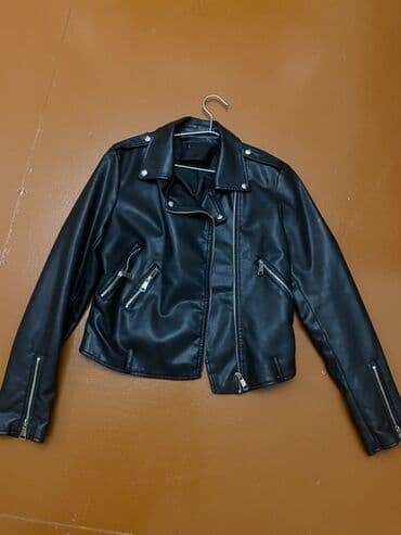 Qara biker stilində qadın gödəkçə - Material: süni dəridən, hamar və lalafo.az -da Qara biker stilində qadın gödəkçə - Material: süni dəridən, hamar və