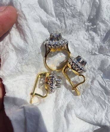 Dəstə daxildir: Üzük, Sırğa, Gümüş, 925 Əyar lalafo.az -da Dəstə daxildir: Üzük, Sırğa, Gümüş, 925 Əyar