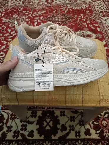 Trendyoldan endirimlə 32 manata alınıb,ayağıma balaca olduğu üçün lalafo.az -da Trendyoldan endirimlə 32 manata alınıb,ayağıma balaca olduğu üçün