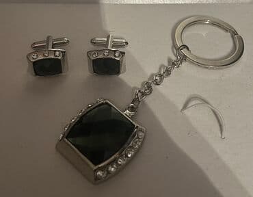 Gümüş rəngli kişilər üçün aksesuar dəsti - Tərkib: manjet düymələri lalafo.az -da Gümüş rəngli kişilər üçün aksesuar dəsti - Tərkib: manjet düymələri