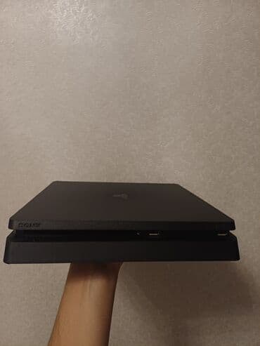 Playstation 4 slim 1TB.Salam playstaion ideal veziyetdedi icinde 11 lalafo.az -da Playstation 4 slim 1TB.Salam playstaion ideal veziyetdedi icinde 11