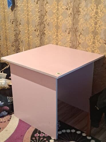 Kompüter masası, İşlənmiş, Açılmayan, Laminat, Kvadrat masa lalafo.az -da Kompüter masası, İşlənmiş, Açılmayan, Laminat, Kvadrat masa