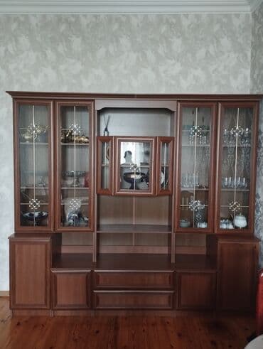 Şüşəli dolab vitrini, İşlənmiş, Ünvandan götürmə lalafo.az -da Şüşəli dolab vitrini, İşlənmiş, Ünvandan götürmə