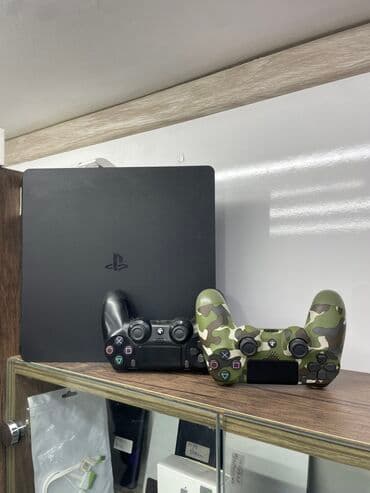 Playstation 4 650GB 2 pultla bir yerde lalafo.az -da Playstation 4 650GB 2 pultla bir yerde
