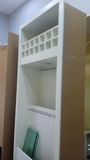 Ağ rəngdə çoxfunksiyalı divar vitrin-modul - Üst hissə: şüşə və ya lalafo.az -da Ağ rəngdə çoxfunksiyalı divar vitrin-modul - Üst hissə: şüşə və ya