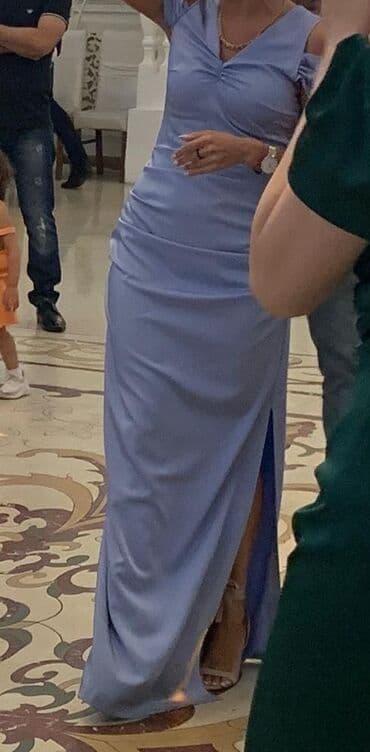 Xüsusi tikilib, parçası nolomitden alinib, s razmer, parlaq mavi lalafo.az -da Xüsusi tikilib, parçası nolomitden alinib, s razmer, parlaq mavi