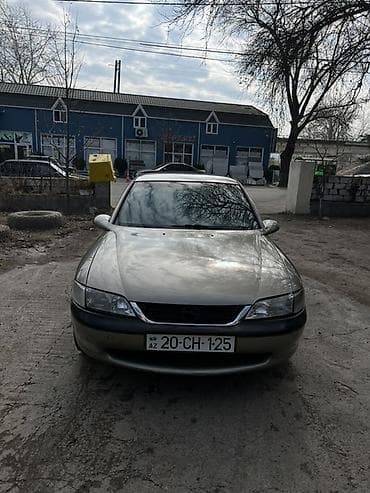 Opel Vectra B sedan - Gümüşü rəng, 4 qapı, arxa işıqlar və krom lalafo.az -da Opel Vectra B sedan - Gümüşü rəng, 4 qapı, arxa işıqlar və krom