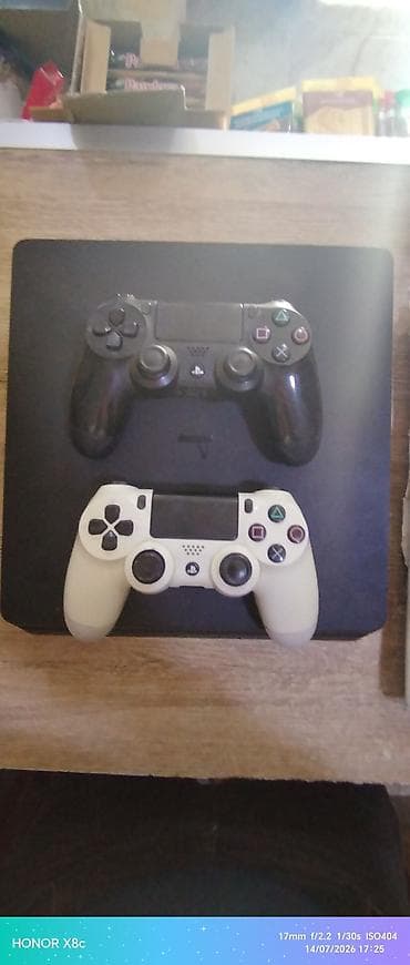 PlayStation 4 Slim oyun konsolu DAXİLİ YADAŞI 500 GB SON QİYMƏTDİ İÇDƏ at lalafo.az PlayStation 4 Slim oyun konsolu DAXİLİ YADAŞI 500 GB SON QİYMƏTDİ İÇDƏ
