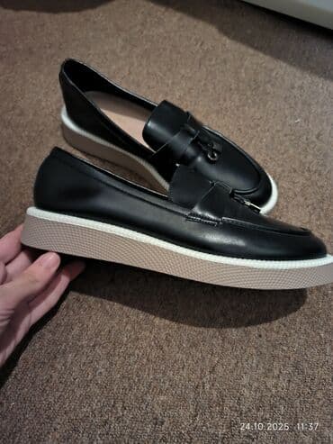 Qara loafer ayaqqabılar - Üst material: hamar qara dəri görünüşlü lalafo.az -da Qara loafer ayaqqabılar - Üst material: hamar qara dəri görünüşlü