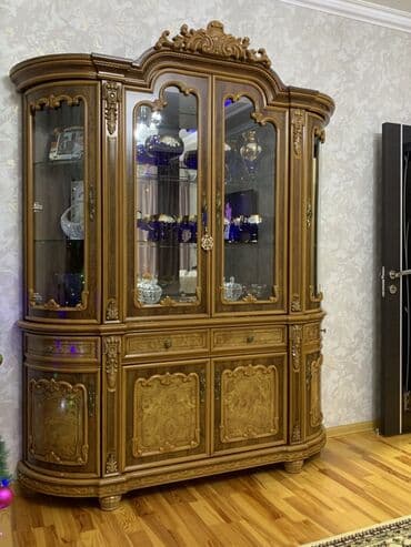 Şüşəli dolab vitrini lalafo.az -da Şüşəli dolab vitrini