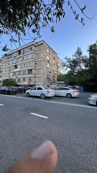 3 otaqlı mənzil – şəhər daxili yol kənarı, 5 mərtəbəli binada. 5-ci lalafo.az -da 3 otaqlı mənzil – şəhər daxili yol kənarı, 5 mərtəbəli binada. 5-ci