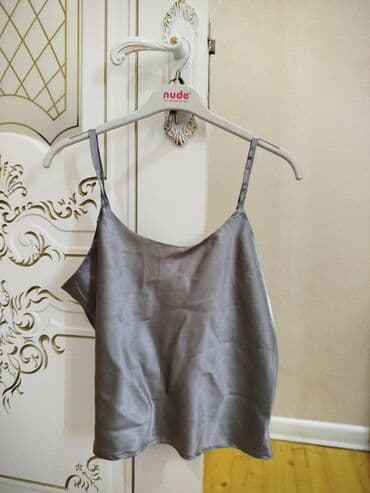 Zərif atlas effektli top - Rəng: Boz/metalik - Model: Nazik askılı lalafo.az -da Zərif atlas effektli top - Rəng: Boz/metalik - Model: Nazik askılı