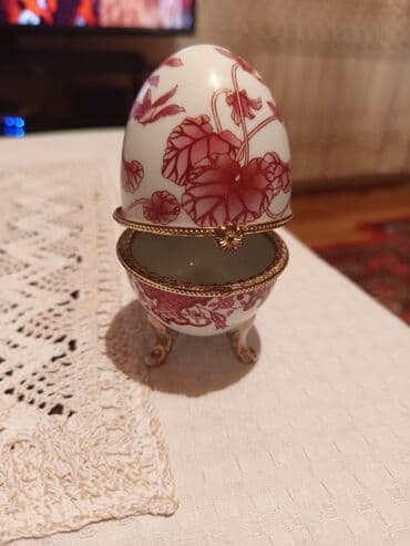 Porcelan yumurta formalı ştrumka/qutu - Material: parlaq ağ porcelan lalafo.az -da Porcelan yumurta formalı ştrumka/qutu - Material: parlaq ağ porcelan