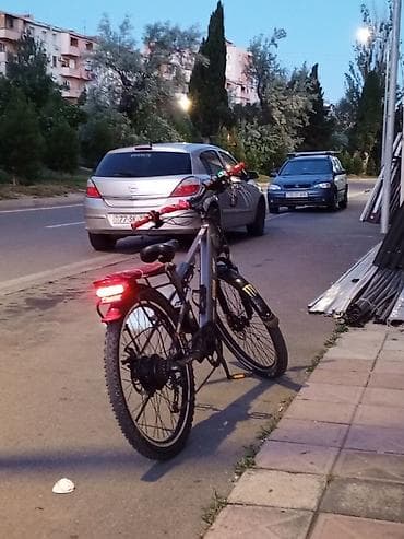 ELEKTRON VELOSİPED 26 olçü 350 watt arxa mühərik 48 volt 8 amper saat at lalafo.az ELEKTRON VELOSİPED 26 olçü 350 watt arxa mühərik 48 volt 8 amper saat