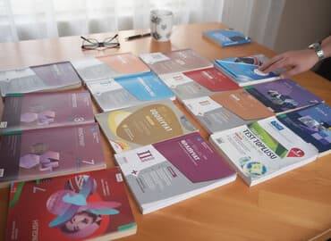 Ədəbiyyat 11-ci sinif, 2019 il, Ünvandan götürmə, Pulsuz çatdırılma lalafo.az -da Ədəbiyyat 11-ci sinif, 2019 il, Ünvandan götürmə, Pulsuz çatdırılma