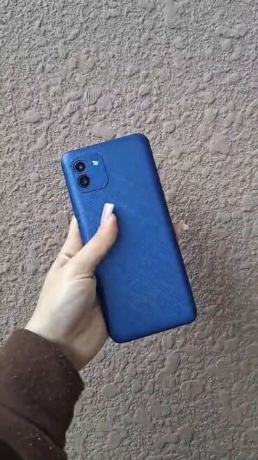 Mavi rəngdə zərif teksturalı telefon qabı - Model: Arxa hissəsi iki lalafo.az -da Mavi rəngdə zərif teksturalı telefon qabı - Model: Arxa hissəsi iki