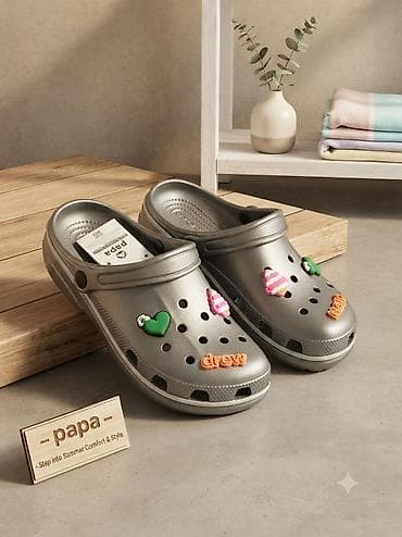 Gümüşü rəngli bağcıqsız rezin kroks tipli terliklər - Material at lalafo.az Gümüşü rəngli bağcıqsız rezin kroks tipli terliklər - Material