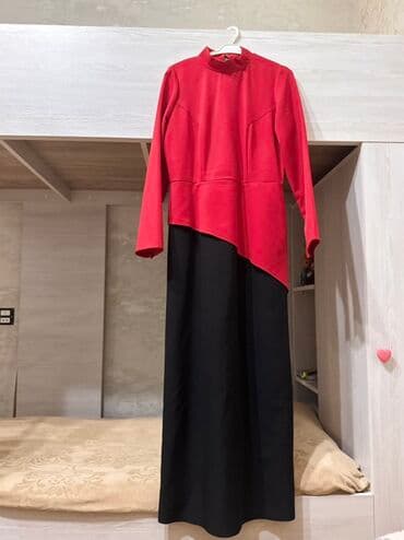 Qadın qara-qırmızı uzun don - Üst hissə: parlaq qırmızı, uzunqol lalafo.az -da Qadın qara-qırmızı uzun don - Üst hissə: parlaq qırmızı, uzunqol