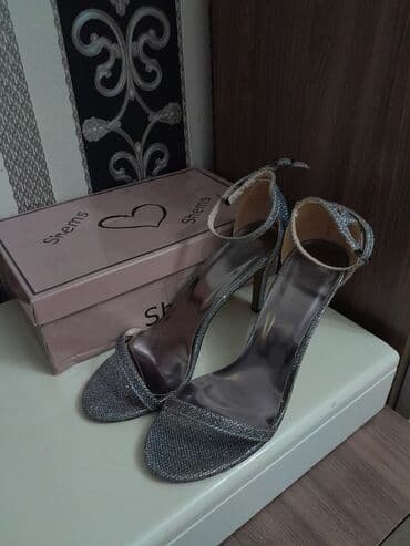 Ölçü: 39, rəng - Gümüşü, İşlənmiş lalafo.az -da Ölçü: 39, rəng - Gümüşü, İşlənmiş