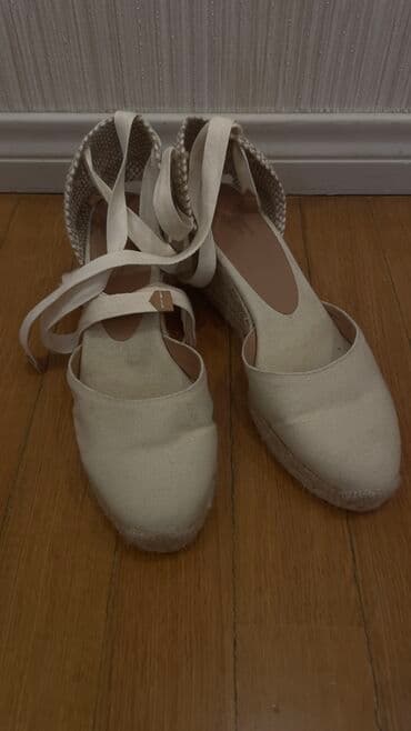 Tuflilər, Ölçü: 38, rəng - Bej, İşlənmiş lalafo.az -da Tuflilər, Ölçü: 38, rəng - Bej, İşlənmiş