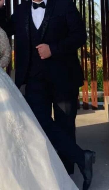 Kişi üçün klassik smokinq dəsti - Rəng: Qara - Komplekt: 3 parçalı – lalafo.az -da Kişi üçün klassik smokinq dəsti - Rəng: Qara - Komplekt: 3 parçalı –