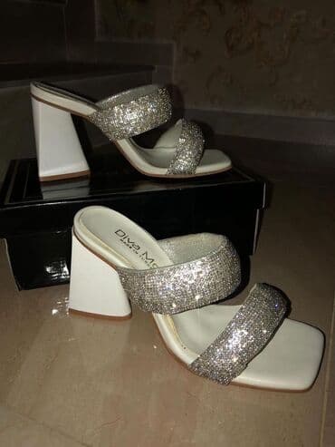 Məhsul: Diva Moda markalı qadın sandaleti - Rəng: Ağ altlıq, gümüşü lalafo.az -da Məhsul: Diva Moda markalı qadın sandaleti - Rəng: Ağ altlıq, gümüşü