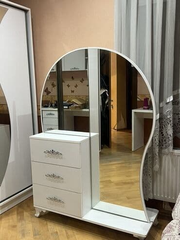 İşlənmiş, Güzgülü lalafo.az -da İşlənmiş, Güzgülü