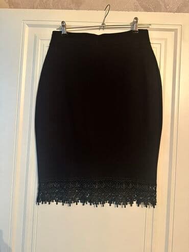 Qadın qara ətək – zərif krujeva detallı - Model: dar/kokteyl-stil lalafo.az -da Qadın qara ətək – zərif krujeva detallı - Model: dar/kokteyl-stil