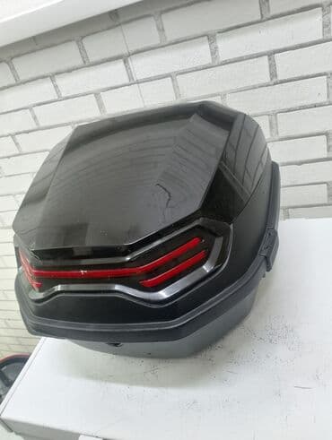 Motosiklet üçün arxa baqaj qutusu (top case) - Rəng: qara, parlaq üst lalafo.az -da Motosiklet üçün arxa baqaj qutusu (top case) - Rəng: qara, parlaq üst