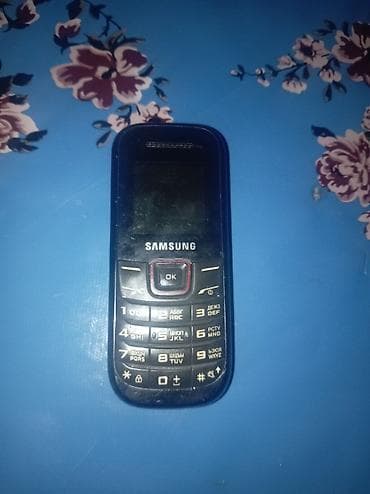 Samsung < 2 GB Memory Capacity, rəng - Qara, Düyməli lalafo.az -da Samsung < 2 GB Memory Capacity, rəng - Qara, Düyməli