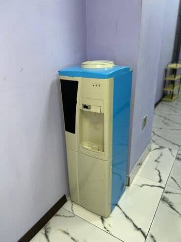 Su dispenseri.Soyuducusu var asagi hissede lalafo.az -da Su dispenseri.Soyuducusu var asagi hissede