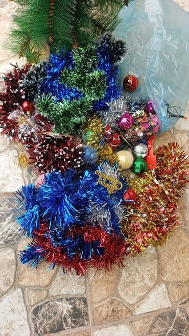 Yeni il yolka və oyuncaqları bəzəkləri hamısı 15 manat lalafo.az -da Yeni il yolka və oyuncaqları bəzəkləri hamısı 15 manat