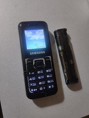 Samsung GT-E1070, цвет - Черный, Кнопочный at lalafo.az Samsung GT-E1070, цвет - Черный, Кнопочный