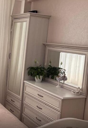 Klassik üslubda, krem-açıq boz rəng palitrasında otaq mebeli dəsti lalafo.az -da Klassik üslubda, krem-açıq boz rəng palitrasında otaq mebeli dəsti