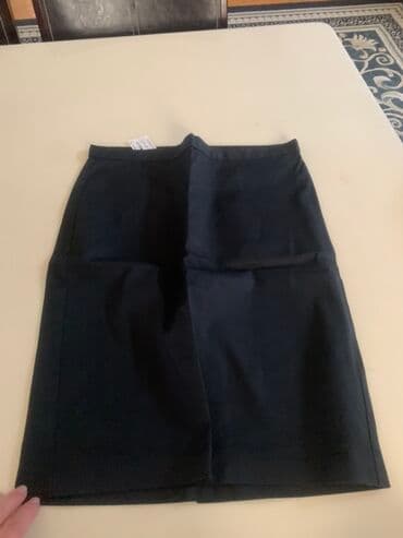 Qara rəngli klassik ətək - Düz kəsim, dizdən yuxarı uzunluq - Yüksək lalafo.az -da Qara rəngli klassik ətək - Düz kəsim, dizdən yuxarı uzunluq - Yüksək