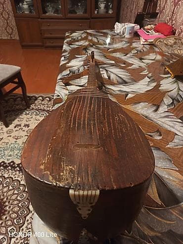 Məhsul: Saz (aşıq sazi) Saz Ata yadigaridir. 30.ilin sazidir at lalafo.az Məhsul: Saz (aşıq sazi) Saz Ata yadigaridir. 30.ilin sazidir