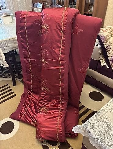 İki işlədilmiş yorğan, hərəsi 10 manatdan. Bir təzə yorğan 15 manat lalafo.az -da İki işlədilmiş yorğan, hərəsi 10 manatdan. Bir təzə yorğan 15 manat