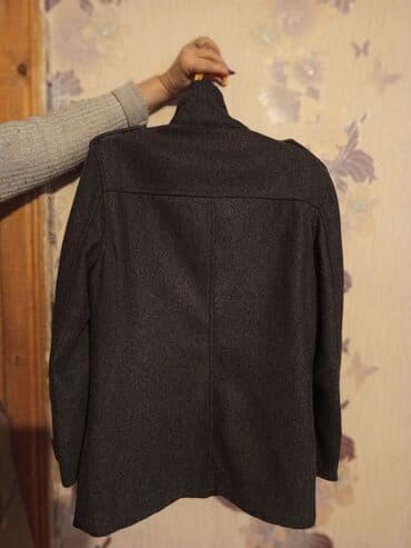 Kişi üçün qrafit rəngli palto/kaban - Dizayn: Klassik hərbi üslubda lalafo.az -da Kişi üçün qrafit rəngli palto/kaban - Dizayn: Klassik hərbi üslubda