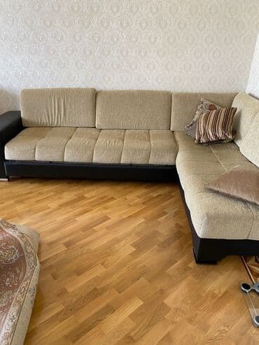 L formalı künc divan - Rəng: bej oturacaq və arxa hissə, qara baza və lalafo.az -da L formalı künc divan - Rəng: bej oturacaq və arxa hissə, qara baza və