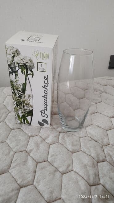 Bir vaza, Bogem şüşəsi lalafo.az -da Bir vaza, Bogem şüşəsi