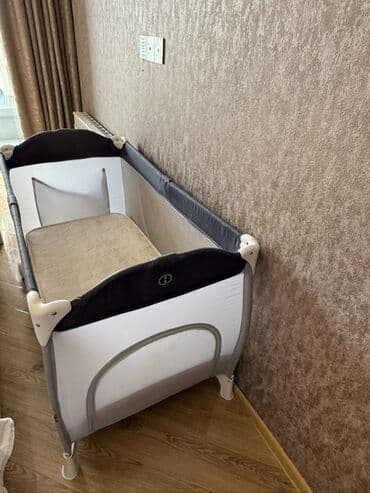 Oğlan və qız üçün, İşlənmiş, Dördbucaq, Beşik, Matras ilə, Yellənmə mexanizmsiz lalafo.az -da Oğlan və qız üçün, İşlənmiş, Dördbucaq, Beşik, Matras ilə, Yellənmə mexanizmsiz