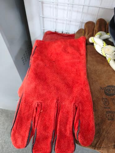 Qırmızı dəri iş əlcəkləri - Material: qalın, istiliyədavamlı lalafo.az -da Qırmızı dəri iş əlcəkləri - Material: qalın, istiliyədavamlı