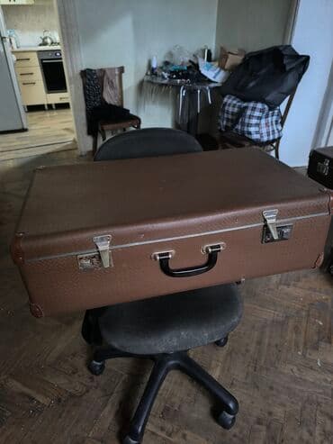 Dəbilqələr: Retro sərnişin çamadanı – böyük ölçülü, sərt korpuslu - Korpus lalafo.az -da — 1 Dəbilqələr: Retro sərnişin çamadanı – böyük ölçülü, sərt korpuslu - Korpus — 1